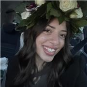 Insegnante di Lettere impartisce lezioni di: latino, italiano, letteratura, grammatica, francese